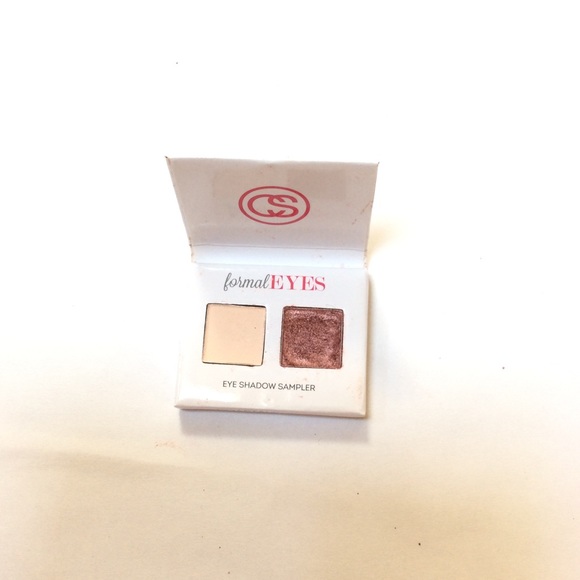 Eyeshadow - Picture 2 of 3